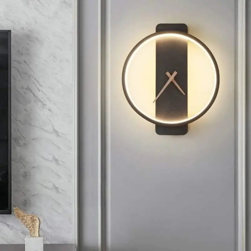 applique murale horloge, luminaire horloge murale, applique murale design, horloge murale lumineuse, applique LED avec horloge, éclairage mural moderne, applique multifonction salon, horloge murale originale, lampe murale avec heure, applique décorative murale, luminaire 2 en 1, applique murale entrée, horloge murale design LED, applique murale pratique, déco murale lumineuse