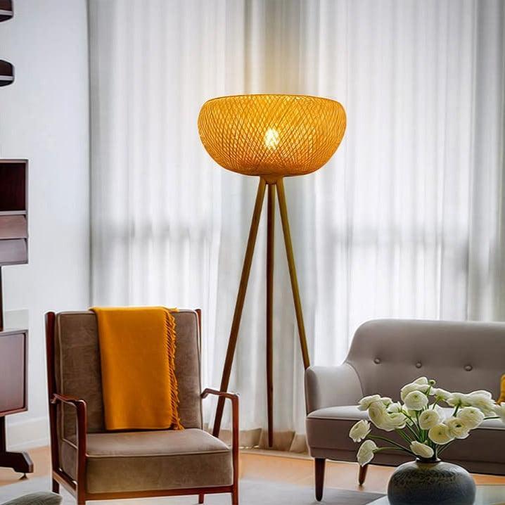 lampadaire en rotin naturel, luminaire rotin design, lampadaire bohème chic, lampe sur pied rotin, éclairage en rotin intérieur, lampadaire style scandinave rotin, lampe rotin chambre, lampadaire ajouré rotin, luminaire rotin salon, décoration bohème rotin, lampadaire vintage naturel, lampadaire écologique rotin, lampe tressée ambiance cosy, lampe en rotin salon scandinave, lampadaire rotin écoresponsable