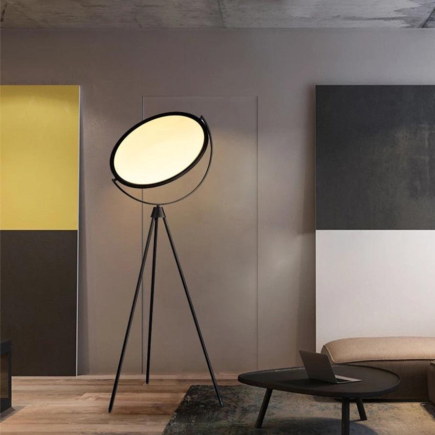 lampadaire original design, lampadaire créatif moderne, luminaire artistique sur pied, lampadaire décoratif unique, éclairage original salon, lampadaire forme originale, lampe sur pied design contemporain, lampadaire fantaisie intérieur, lampadaire pied sculpté, luminaire tendance original, éclairage décoratif audacieux, lampadaire original chambre, lampe LED design original, lampadaire style éclectique, lampadaire asymétrique moderne