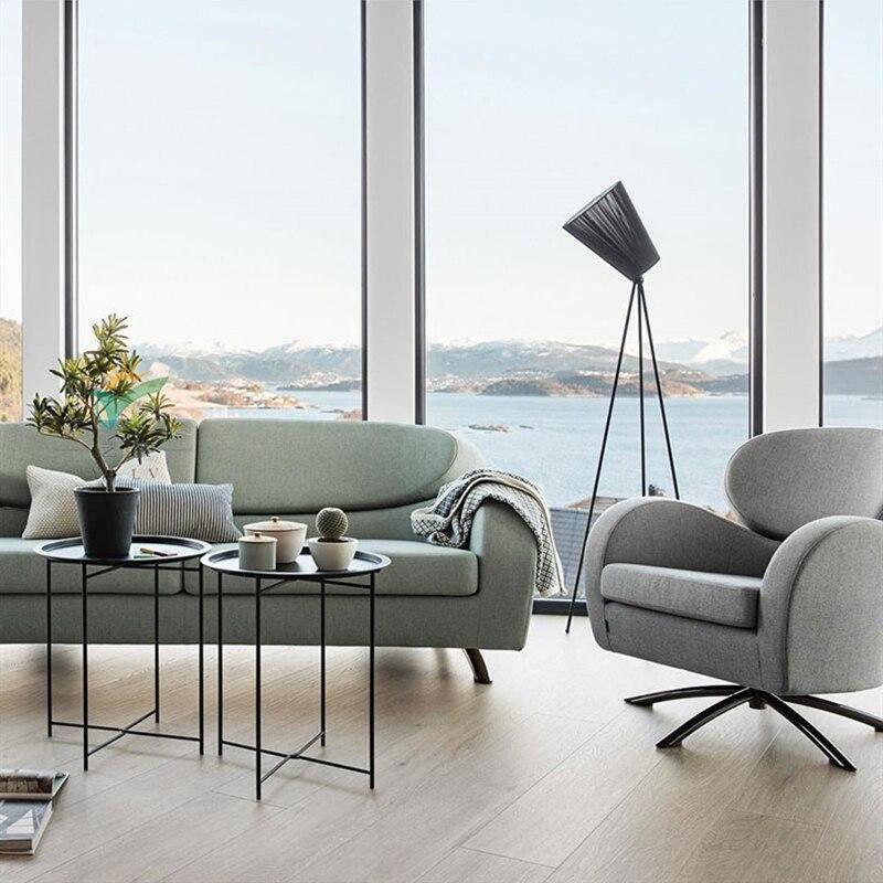 lampadaire scandinave design, lampadaire style nordique, luminaire sur pied scandinave, lampe bois clair nordique, lampadaire épuré moderne, éclairage cosy salon, lampadaire minimaliste salon, lampe scandinave chambre, lampadaire bois et métal, lampe sur pied style danois, luminaire déco nordique, lampadaire intérieur blanc bois, lampe ambiance nordique, lampadaire cosy naturel, luminaire écologique scandinave