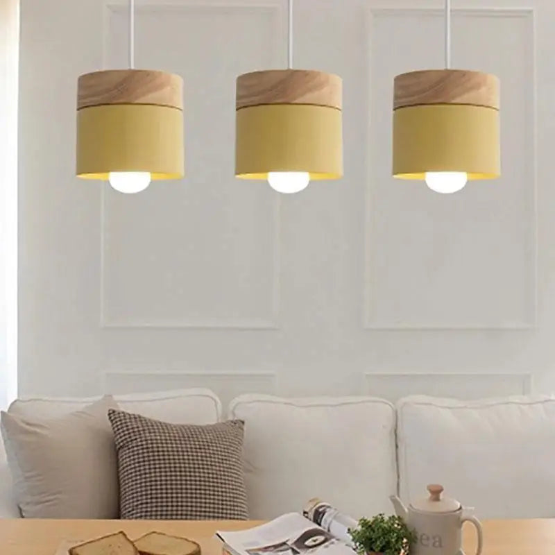 lampe suspendue scandinave, suspension design nordique, luminaire style scandinave, lampe en bois suspendue, éclairage suspendu moderne, suspension minimaliste épurée, luminaire cuisine scandinave, suspension salle à manger bois, lampe suspendue blanche, suspension nordique métal bois, éclairage intérieur nordique, suspension chambre design, lampe suspendue moderne salon, suspension scandinave ajustable, luminaire suspendu naturel