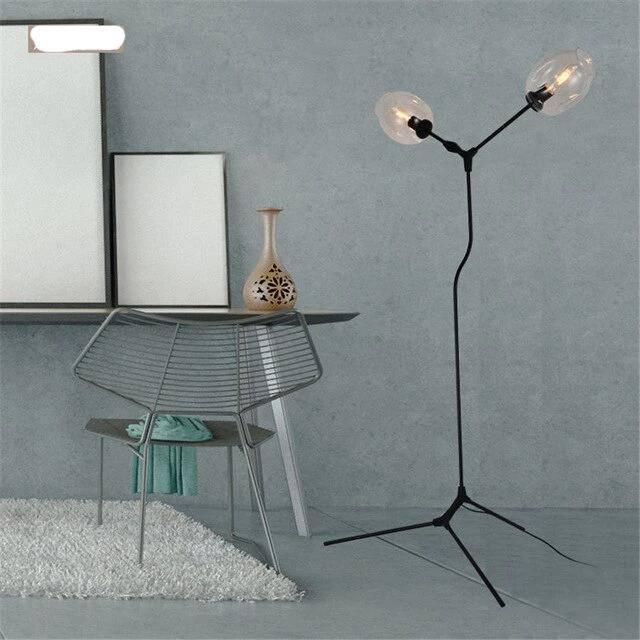 lampadaire verre soufflé, luminaire design artisanal, lampe en verre soufflé, éclairage haut de gamme, lampadaire élégant salon, éclairage en verre soufflé, lampe déco chambre, luminaire en verre artisanal, lampadaire lumière douce, design luminaire contemporain, lampadaire esthétique salon, verre soufflé fait main, lampe artistique intérieure, lampadaire écoresponsable, lampe haut de gamme moderne