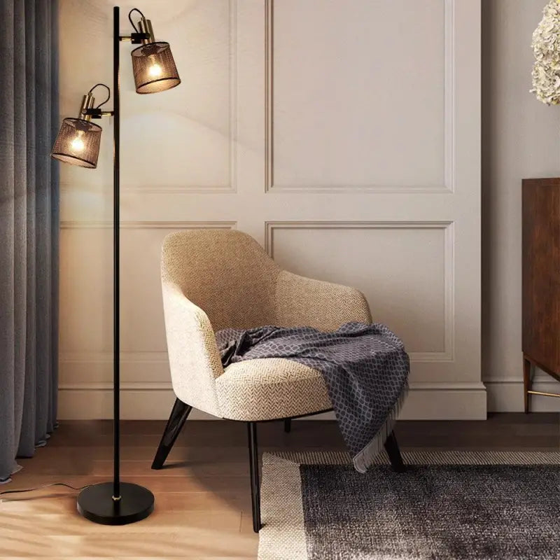 lampadaire noir design, lampadaire moderne noir, luminaire sur pied élégant, lampadaire salon contemporain, éclairage intérieur design, lampadaire noir mat, lampe sur pied minimaliste, lampadaire chambre à coucher, lampadaire LED noir, lampadaire industriel noir, lampadaire scandinave noir, lampe sur pied pour coin lecture, lampadaire noir pour bureau, luminaire décoratif noir, lampadaire noir haut de gamme