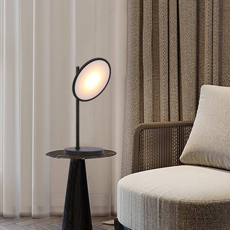 lampadaire sur pied original, lampadaire design moderne, luminaire original salon, lampe sur pied artistique, lampadaire décoratif contemporain, lampe sculpturale intérieure, lampadaire créatif unique, luminaire sur pied haut de gamme, éclairage d'ambiance original, lampe sur pied tendance, lampadaire pièce maîtresse, lampe design décorative, lampadaire métal et bois original, luminaire de style audacieux, lampe LED décorative originale