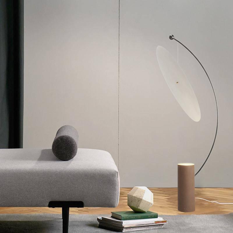 lampadaire rond sur pied, lampe sur pied design, lampadaire moderne rond, lampe de salon ronde, éclairage intérieur rond, lampadaire avec abat-jour circulaire, luminaire forme ronde, lampadaire élégant salon, lampadaire chambre moderne, lampadaire style scandinave, lampe sur pied contemporaine, luminaire pied rond, lampadaire LED design, lampe d’ambiance ronde, lampadaire décoratif arrondi