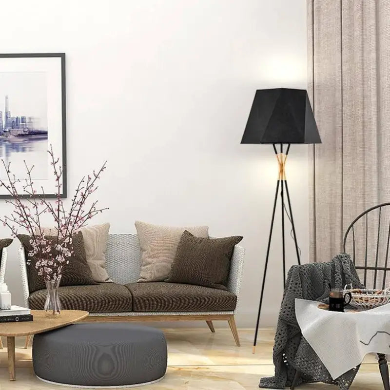 lampadaire sur pied design, lampe sur pied moderne, luminaire pied pour salon, lampadaire contemporain, éclairage d’ambiance intérieur, lampadaire haut avec variateur, lampe de salon sur pied, lampadaire orientable, lampe décorative chambre, luminaire design sur pied, lampadaire bois métal, lampe sur pied minimaliste, lampadaire LED éco, luminaire pour coin lecture, lampe d’appoint élégante