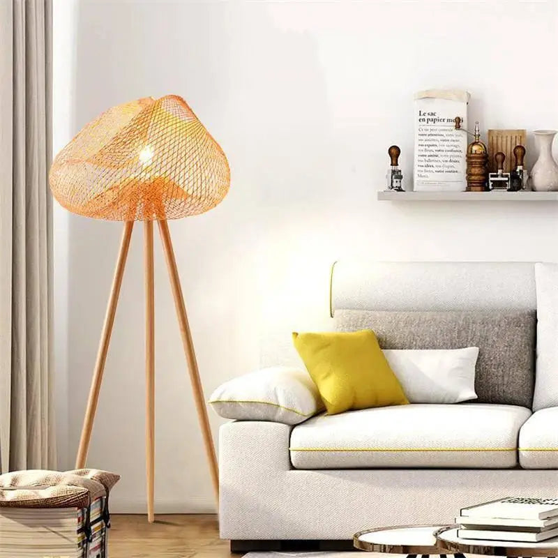 lampadaire en rotin, lampadaire sur pied rotin, luminaire naturel rotin, lampe rotin design, lampadaire bohème, éclairage en rotin, déco rotin intérieur, lampadaire scandinave rotin, lampe tressée, lampadaire style nature, lampadaire en osier, luminaire bohème chic, éclairage ambiance chaleureuse, lampadaire chambre rotin, déco écoresponsable maison