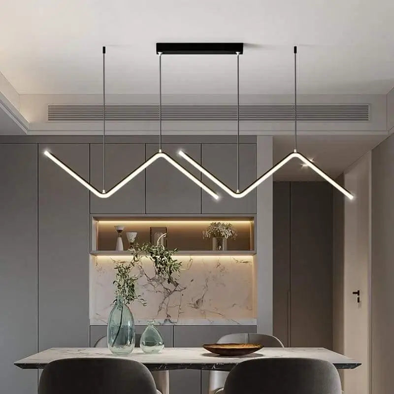 suspension luminaire design, lampe suspendue moderne, luminaire zigzag métal, suspension géométrique plafond, éclairage salle à manger moderne, suspension contemporaine cuisine, luminaire angulaire design, suspension noire élégante, lampe plafond minimaliste, luminaire artistique intérieur, suspension LED déco, lampe suspendue industrielle chic, luminaire original salon, suspension ajustable hauteur, éclairage moderne structure métal